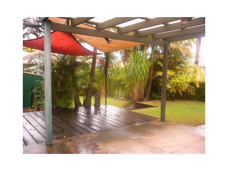 22 STONELEIGH, Albion QLD 4010