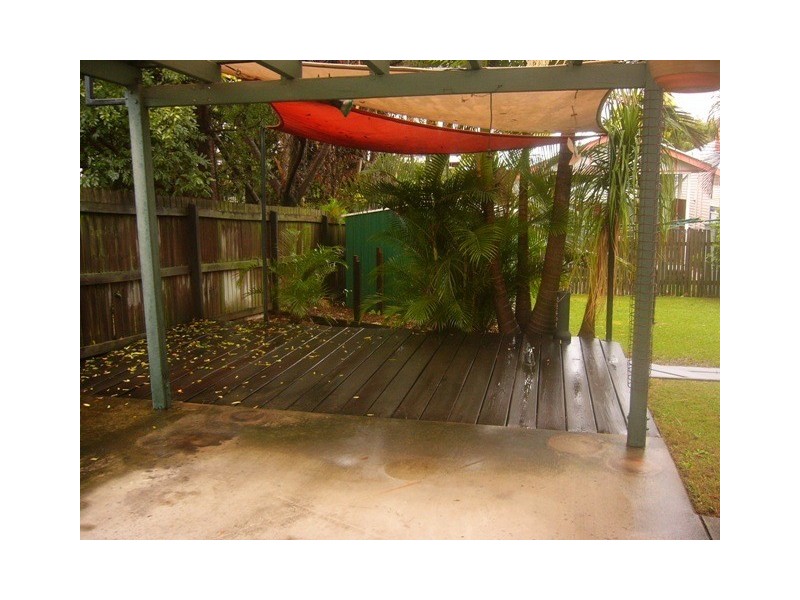 22 STONELEIGH, Albion QLD 4010