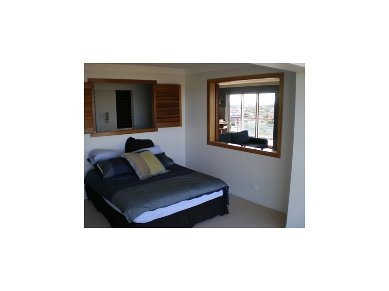 14/1 ROSSITER, Hamilton QLD 4007