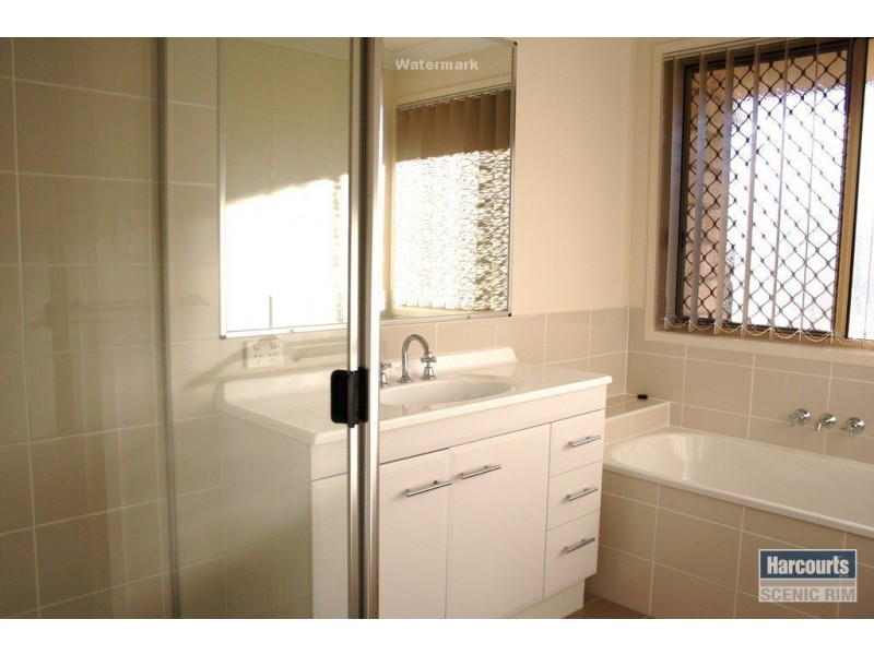 18 Parkhurst Place, Beaudesert QLD 4285