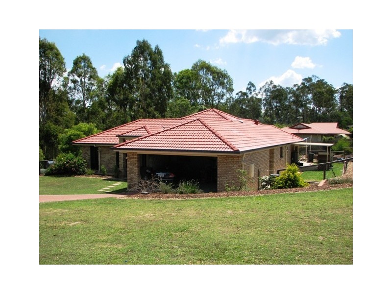 2 Dorset Close, Greenbank QLD 4124