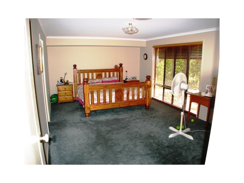 2 Dorset Close, Greenbank QLD 4124