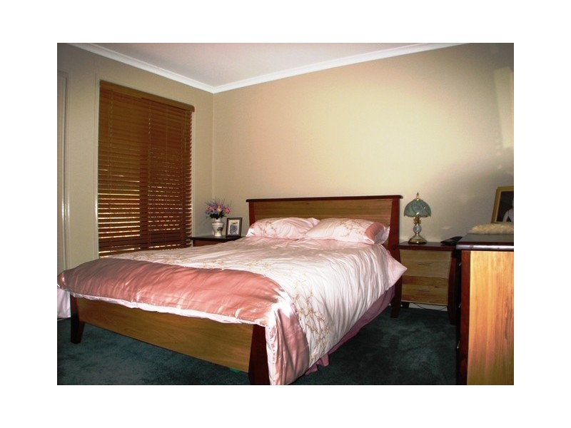 2 Dorset Close, Greenbank QLD 4124