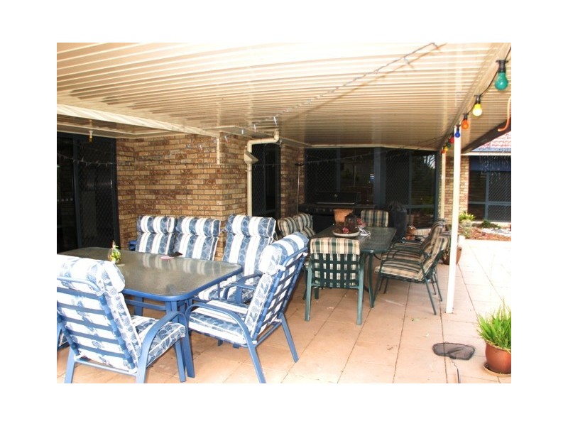 2 Dorset Close, Greenbank QLD 4124