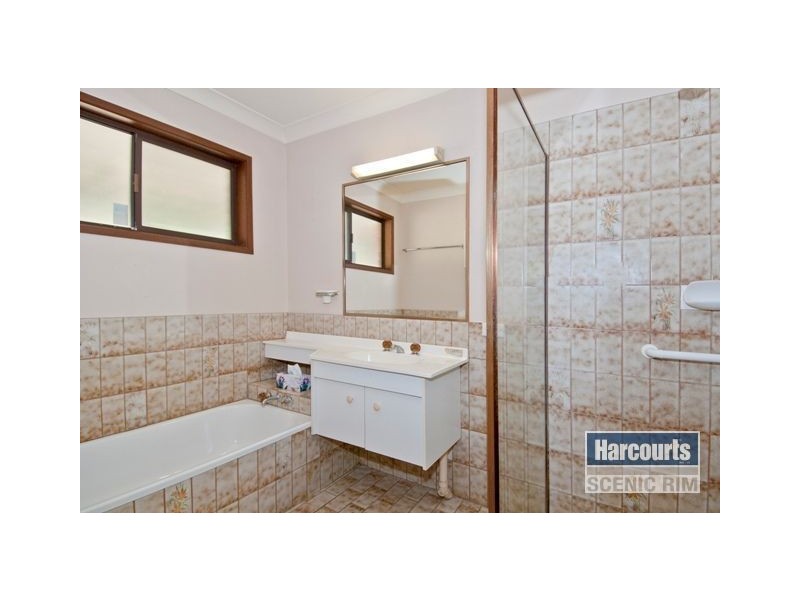 16 Avery Court, Greenbank QLD 4124