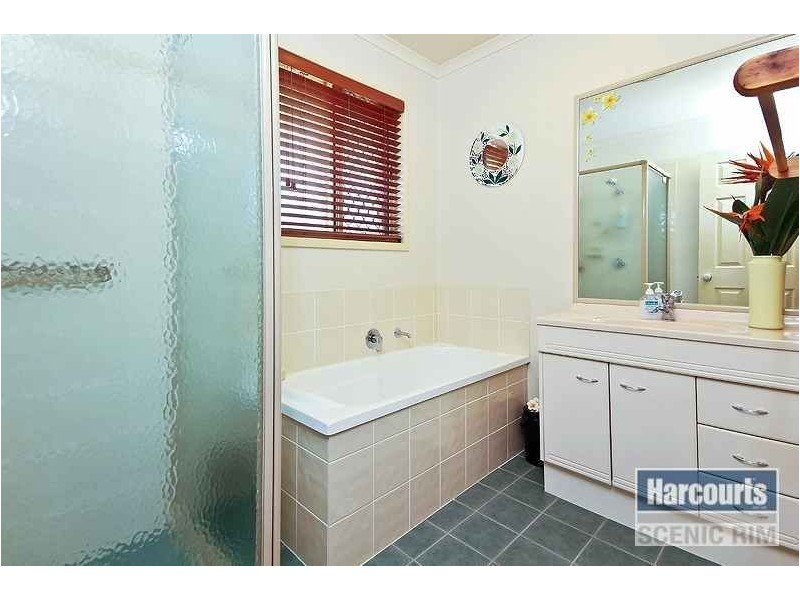 28 Waler Court, New Beith QLD 4124