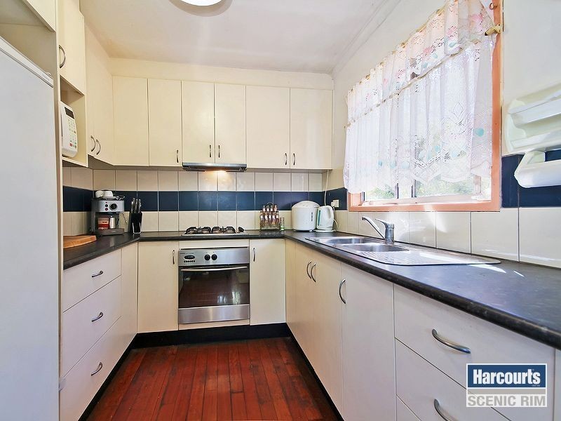 2 Friar Rd, Munruben QLD 4125