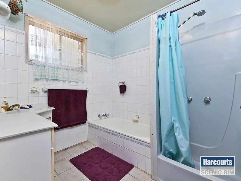 2 Friar Rd, Munruben QLD 4125
