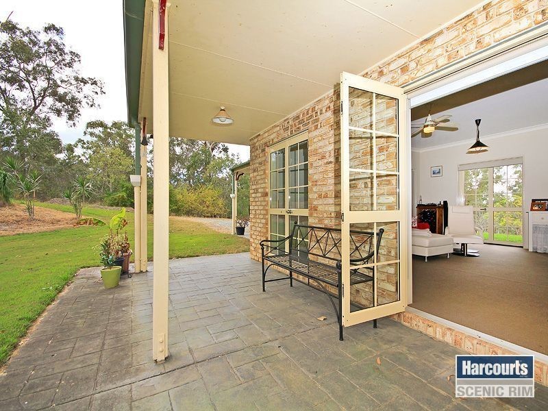 105 Honeyeater Dr, Greenbank QLD 4124