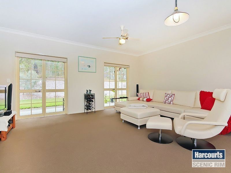 105 Honeyeater Dr, Greenbank QLD 4124