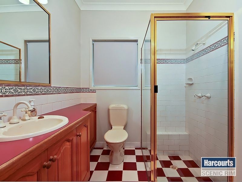105 Honeyeater Dr, Greenbank QLD 4124