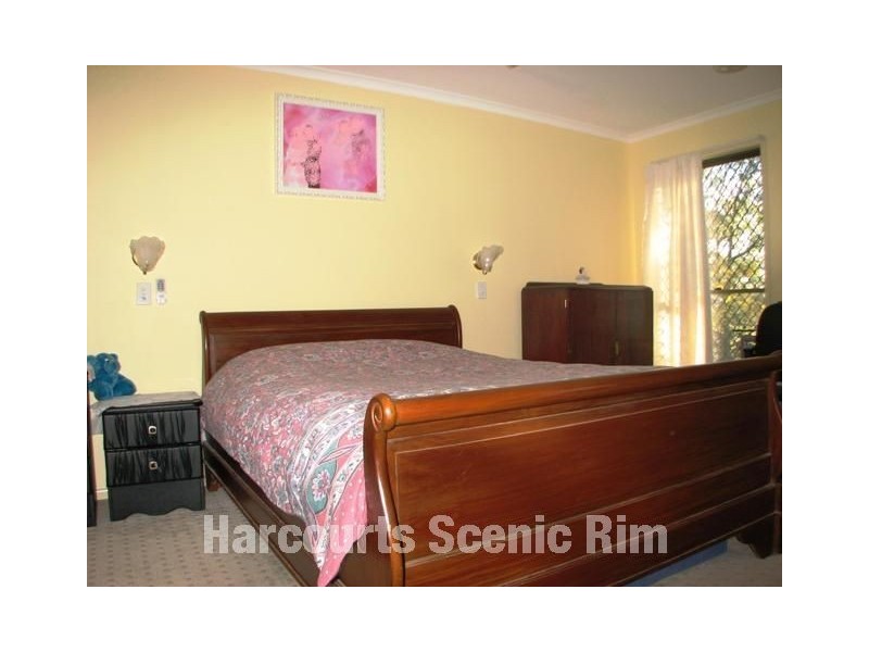 Woodhill QLD 4285
