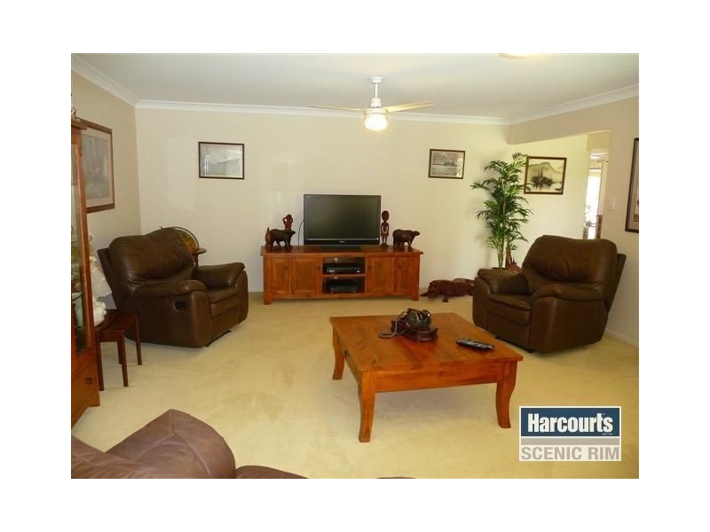 106 John Collins Drive, Mundoolun QLD 4285