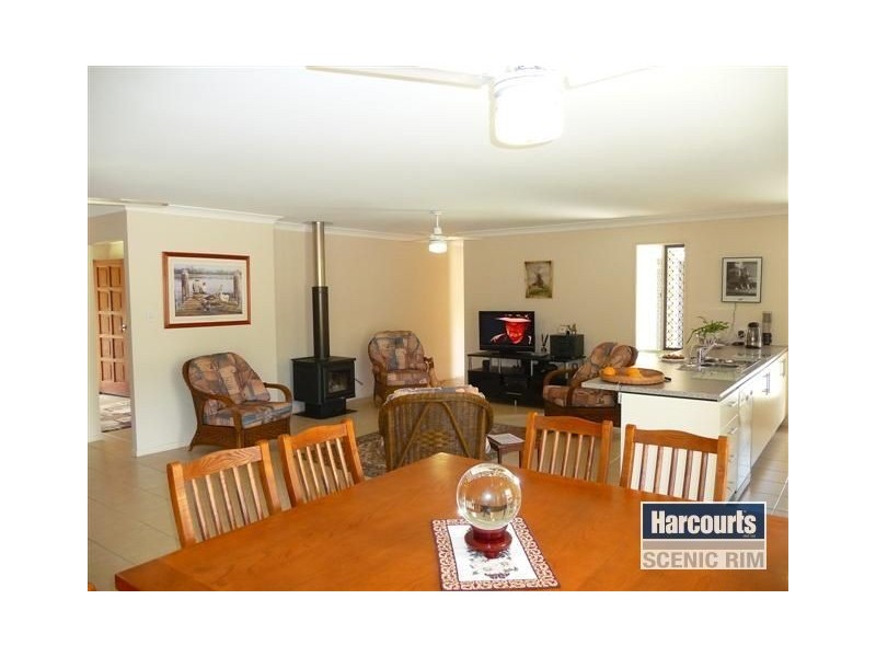 106 John Collins Drive, Mundoolun QLD 4285
