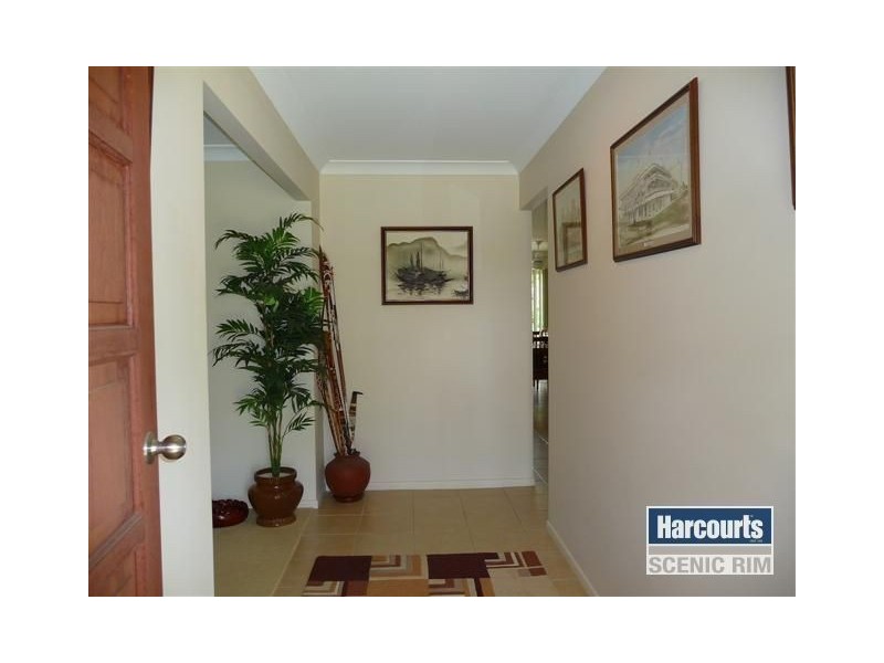 106 John Collins Drive, Mundoolun QLD 4285