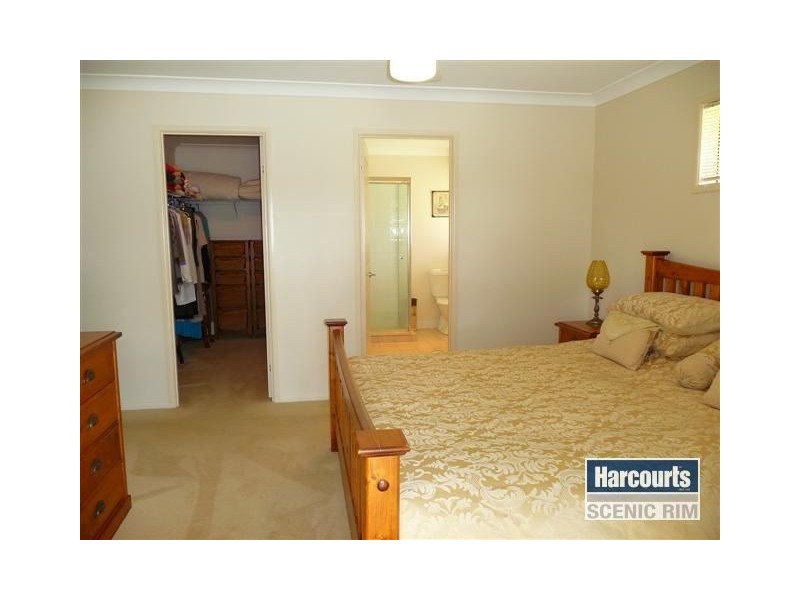 106 John Collins Drive, Mundoolun QLD 4285