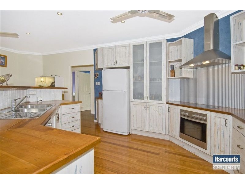 31 John Collins Drive, Mundoolun QLD 4285