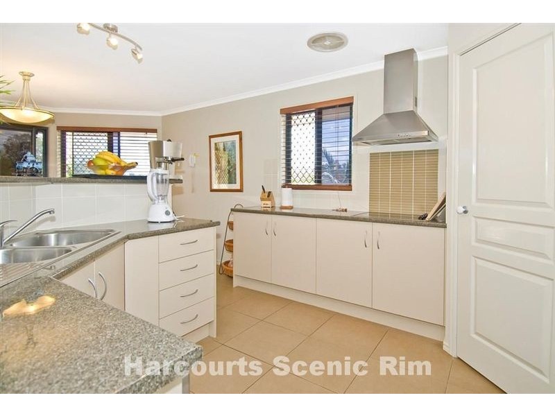 31 Turpentine Dr, Cedar Vale QLD 4285