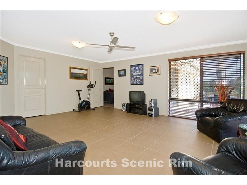 31 Turpentine Dr, Cedar Vale QLD 4285