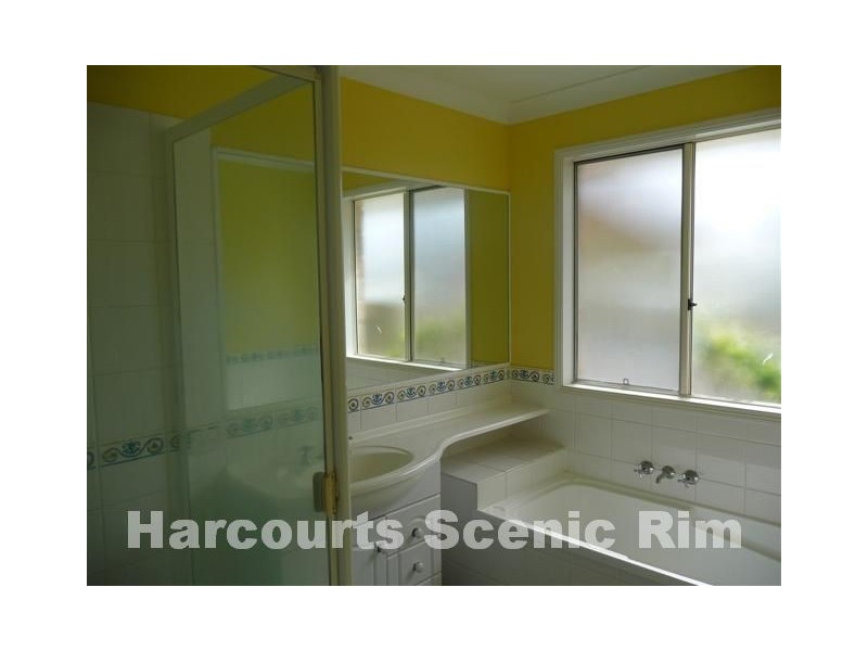 7-9 Portsmouth Court, Mundoolun QLD 4285