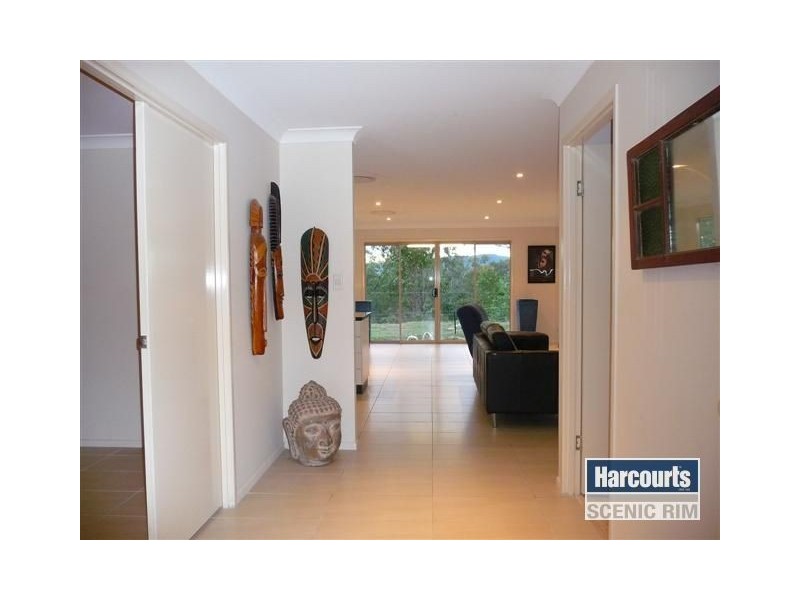 10 Borrowdale Court, Mundoolun QLD 4285