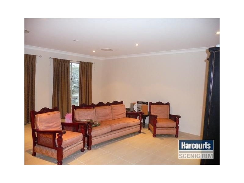 10 Borrowdale Court, Mundoolun QLD 4285