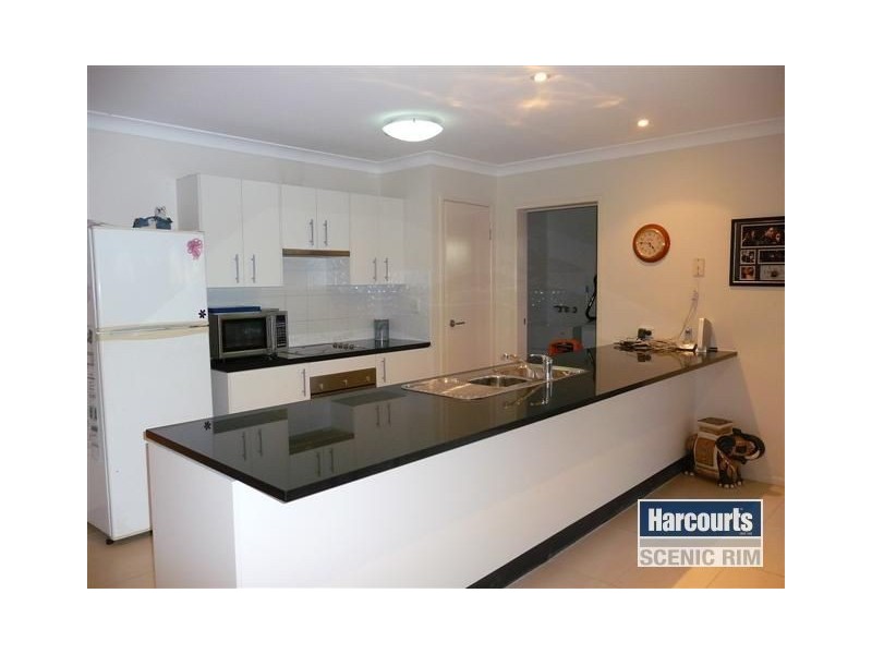 10 Borrowdale Court, Mundoolun QLD 4285