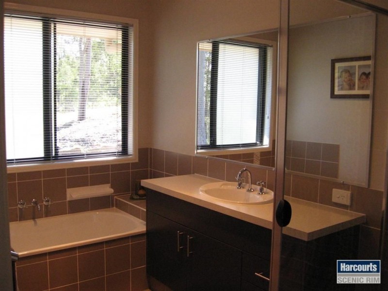 270 Caswell Road / Old Bluff Rd, Cedar Vale QLD 4285