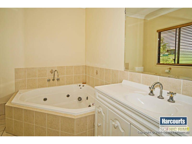 18 Friendship Court, Mundoolun QLD 4285