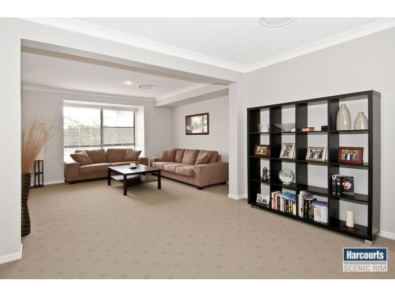 19 Hilltop Crescent, Jimboomba QLD 4280