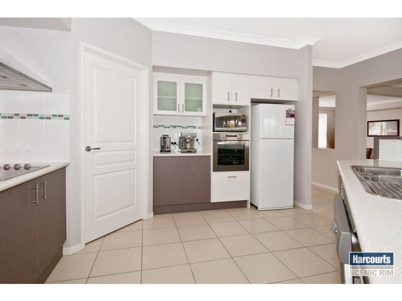 19 Hilltop Crescent, Jimboomba QLD 4280