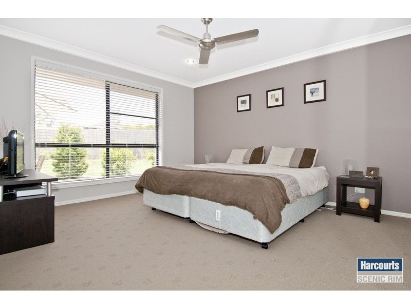 19 Hilltop Crescent, Jimboomba QLD 4280