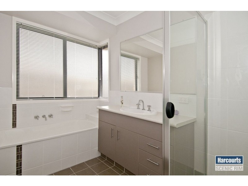 19 Hilltop Crescent, Jimboomba QLD 4280