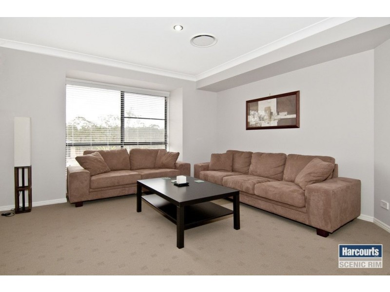 19 Hilltop Crescent, Jimboomba QLD 4280