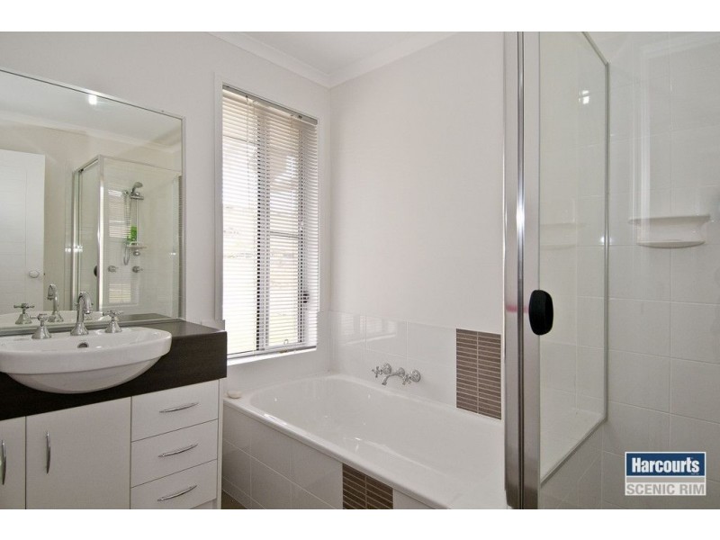 36 Prince of Wales Court, Mundoolun QLD 4285