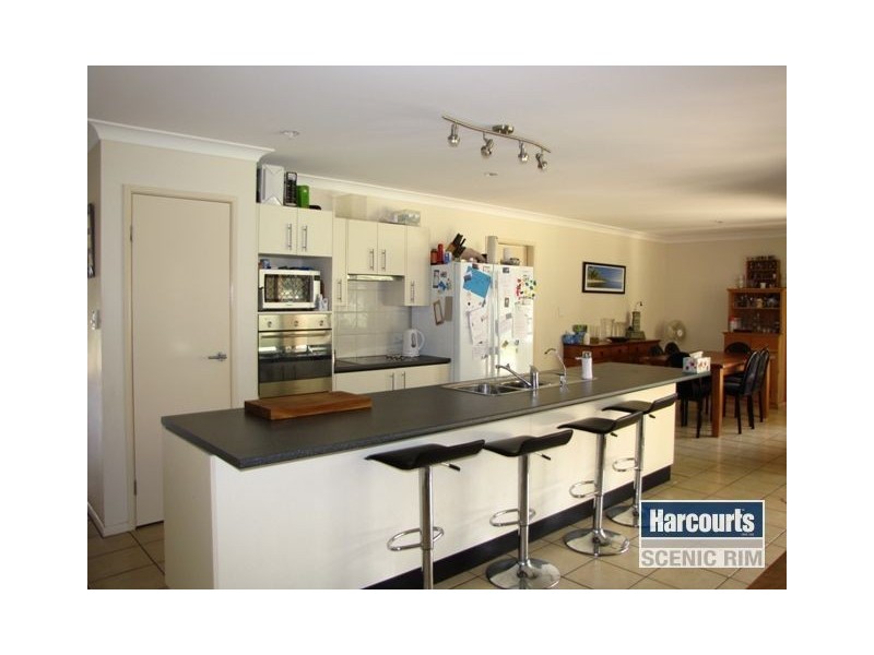 37 Gumview Cr, Jimboomba QLD 4280