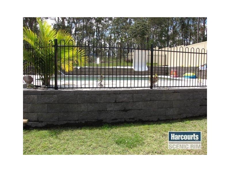 37 Gumview Cr, Jimboomba QLD 4280