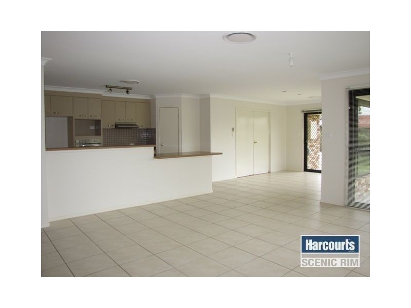 2 Hilltop Crescent, Jimboomba QLD 4280