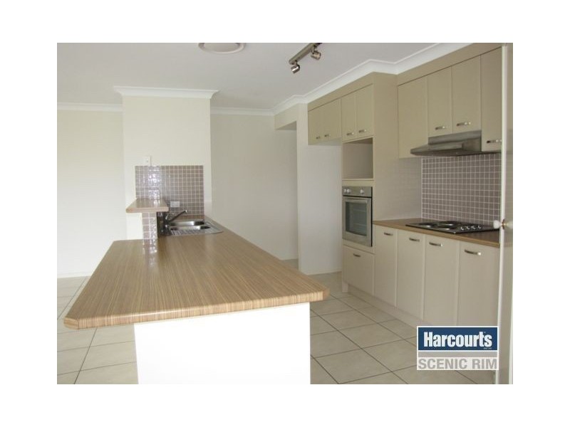 2 Hilltop Crescent, Jimboomba QLD 4280