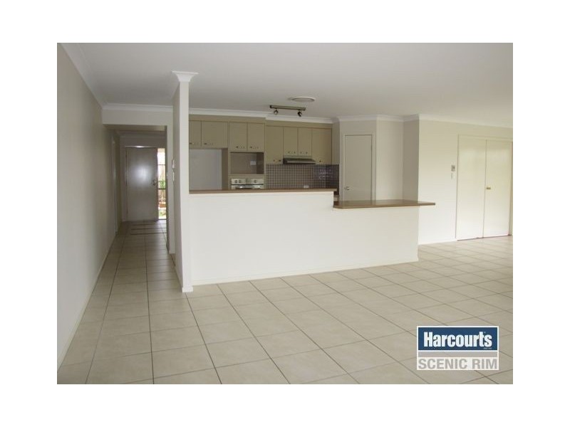 2 Hilltop Crescent, Jimboomba QLD 4280