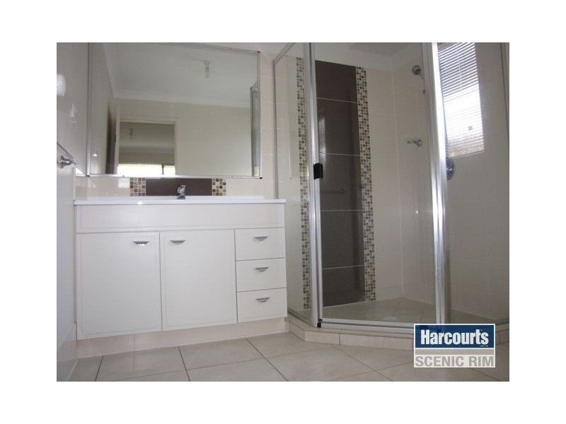 2 Hilltop Crescent, Jimboomba QLD 4280