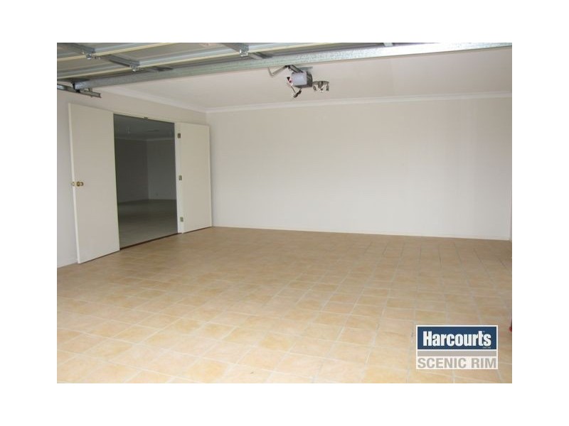 2 Hilltop Crescent, Jimboomba QLD 4280