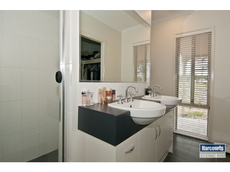 5 White Beech Court, Cedar Vale QLD 4285