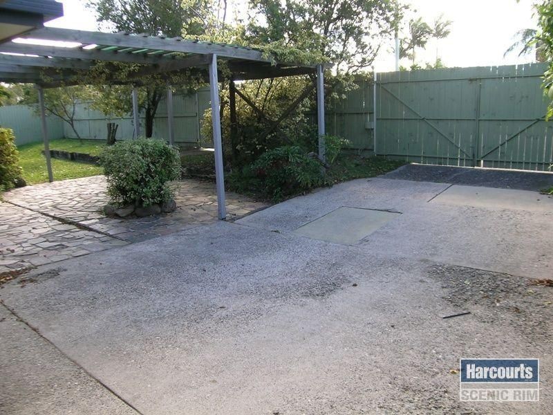 143 Waratah Drive, Crestmead QLD 4132