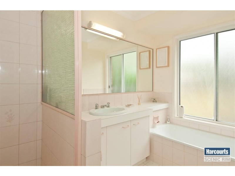 11 Apollo Court, Cedar Vale QLD 4285