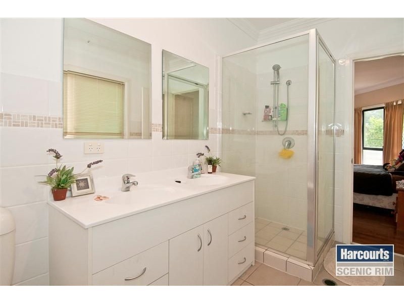 8 Overlander Ct, Jimboomba QLD 4280