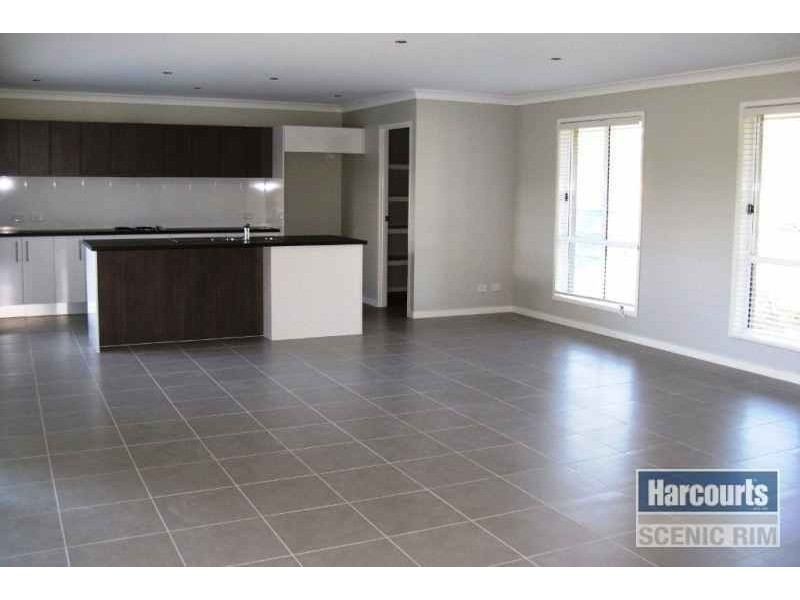 73 Manning St, Jimboomba QLD 4280
