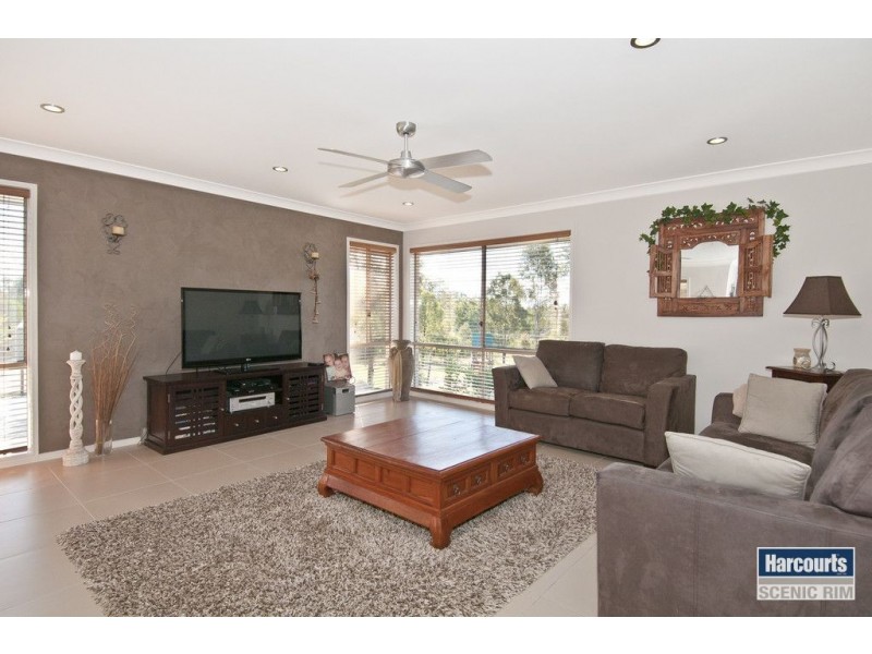 25 Maggie Crt, Cedar Vale QLD 4285