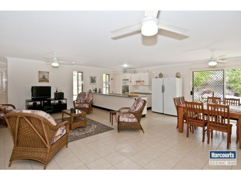 106 John Collins Drive, Mundoolun QLD 4285