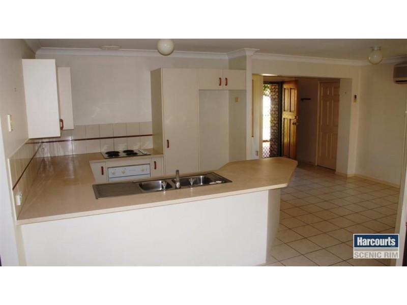 61 Julie Street, Crestmead QLD 4132